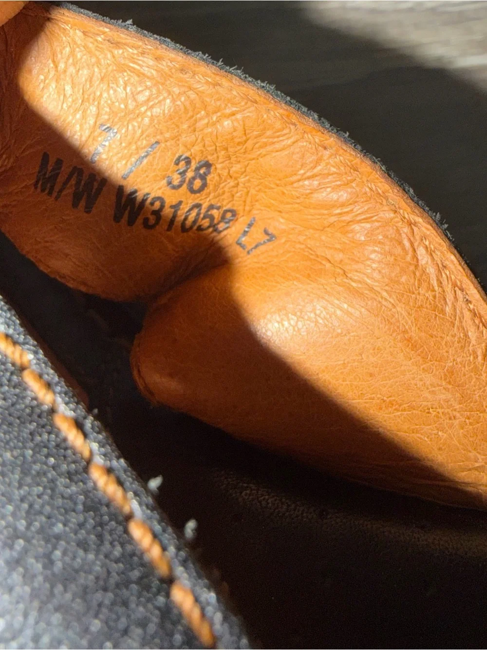 Born Black Leather upper crossover slip on Slide Sandals 7